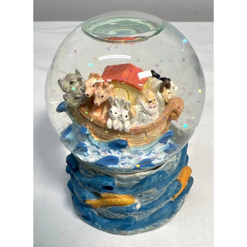 Noahs Ark Animal Snow Globe With Blue Ocean Base & Confetti Accents